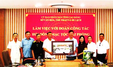ĐOÀN HĐMT HẢI PHÒNG THĂM VÀ LÀM VIỆC TẠI CAO BẰNG